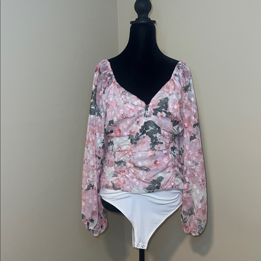 EXPRESS FLORAL DOT SWEETHEART NECKLINE BALLOON SLEEVE RUCHED BODYSUIT